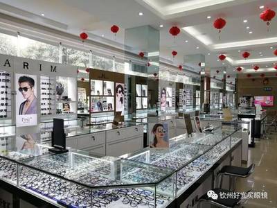 欽州眼鏡城六周年店慶掀熱潮，免費領鏡引市民蜂擁而至